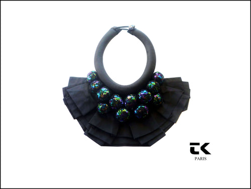 Collier BLACK MOON / 250 €